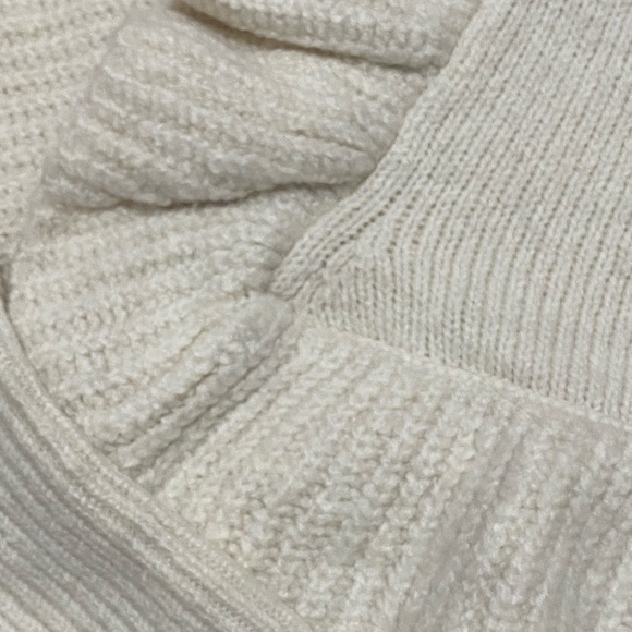 WILD FABLE CREWNECK RUFFLE PULLOVER SWEATER L - Picture 6 of 9